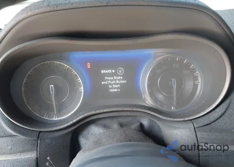 2019 Chrysler 300 Touring z USA, uszkodzony, nr VIN 2C3CCAAG0KH613471